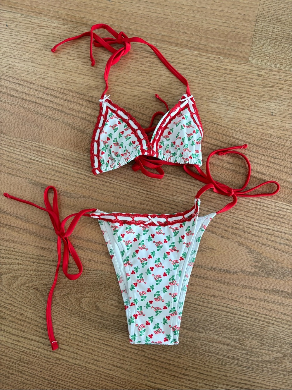 Frankie’s bikinis set